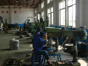 各种型号钻床适应各种大小产品